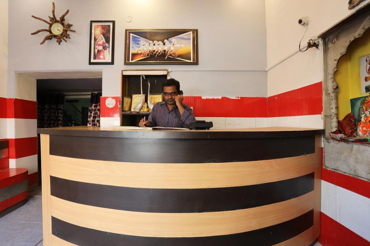 אגרה Oyo 29411 Hotel Vanshika מראה חיצוני תמונה