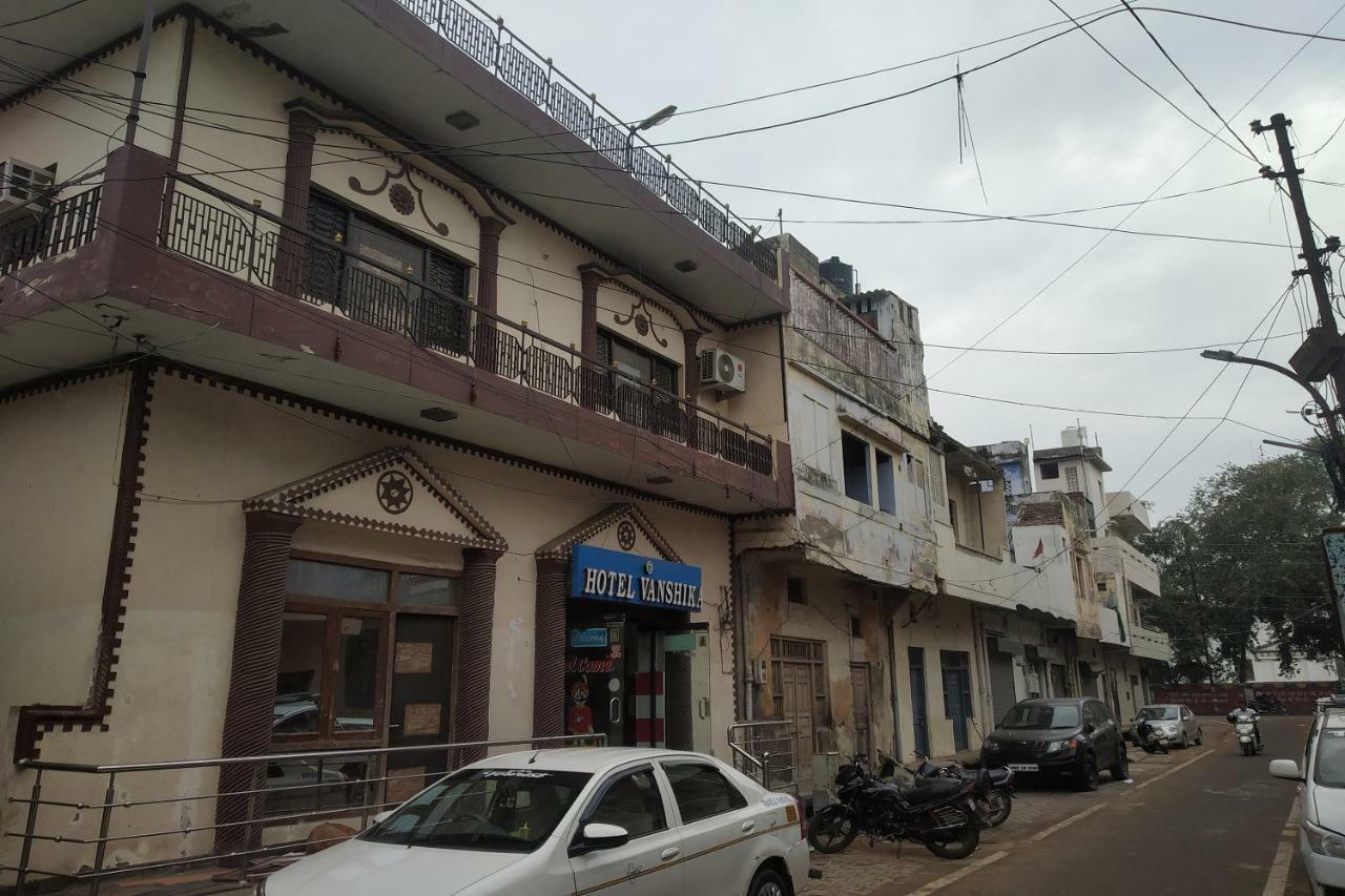 אגרה Oyo 29411 Hotel Vanshika מראה חיצוני תמונה