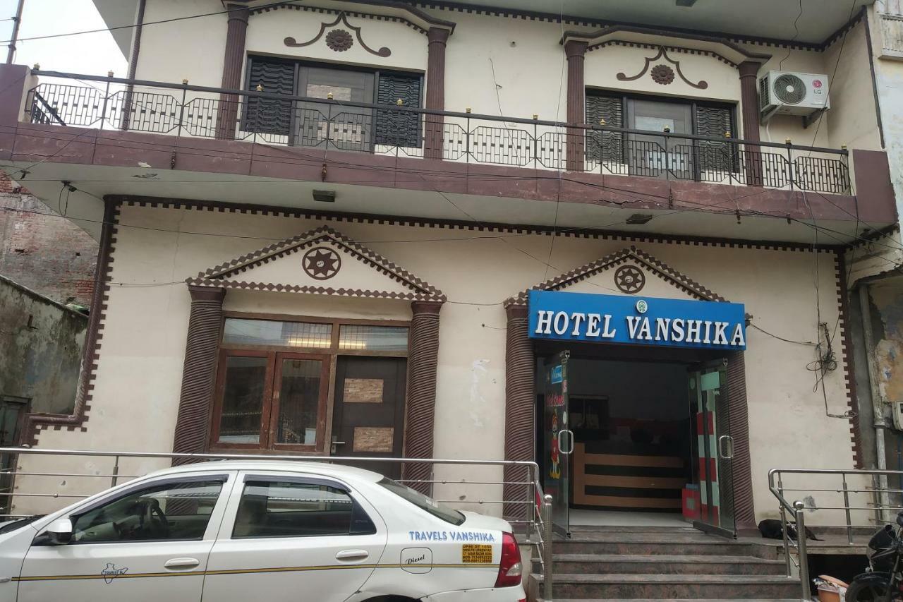 אגרה Oyo 29411 Hotel Vanshika מראה חיצוני תמונה